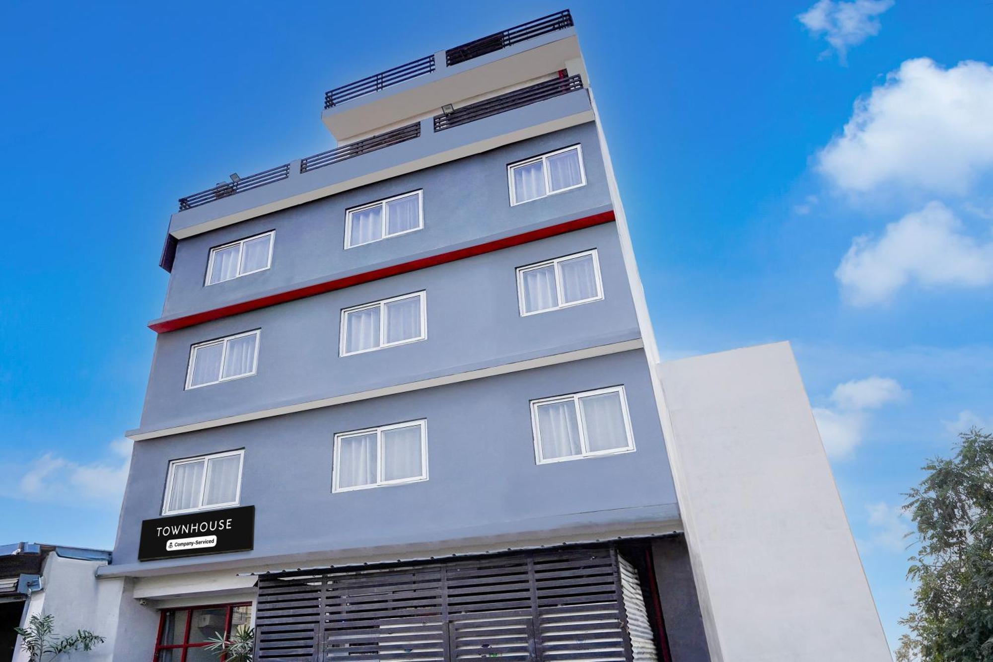 Super Townhouse Gomti Nagar Sector 6 Near Ekana Stadium Lucknow Exterior photo