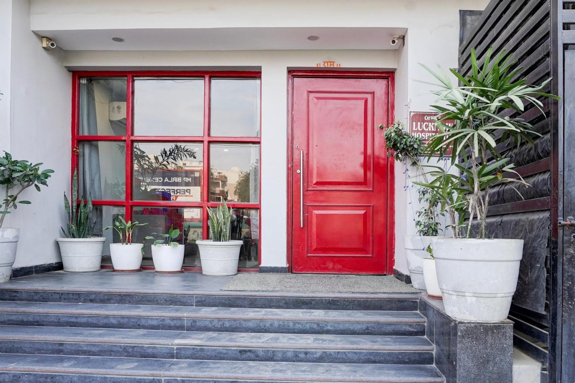 Super Townhouse Gomti Nagar Sector 6 Near Ekana Stadium Lucknow Exterior photo